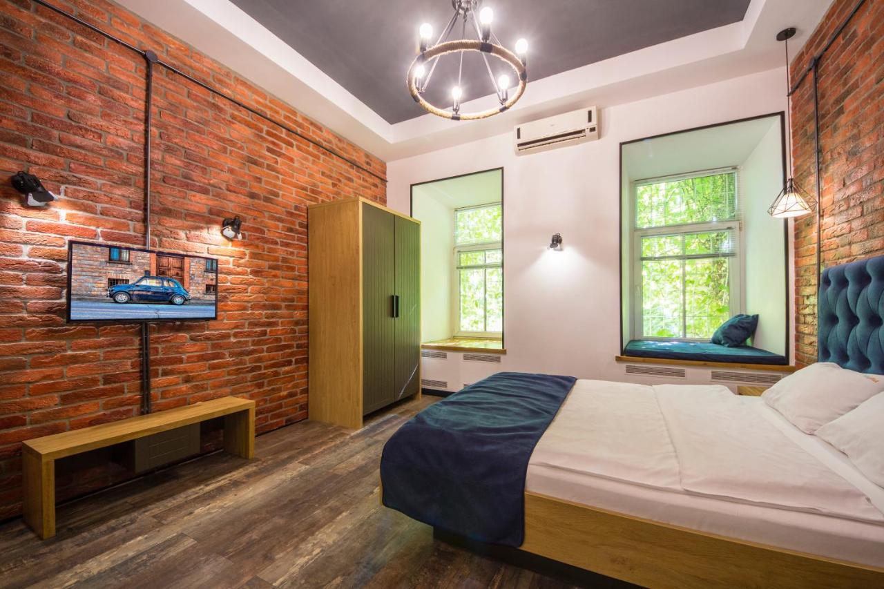 Self Check-In Apartments Near Landscape Alley Kiev Exteriör bild