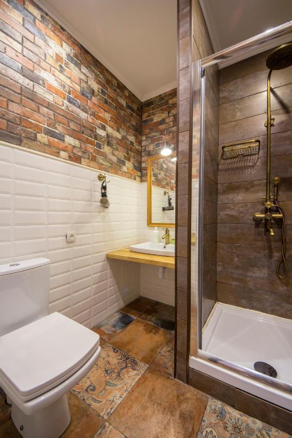 Self Check-In Apartments Near Landscape Alley Kiev Exteriör bild